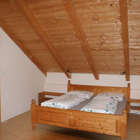 Rustikale Und Grosszuegige Ferienwohnung Kasperske Hory Eksteriør bilde